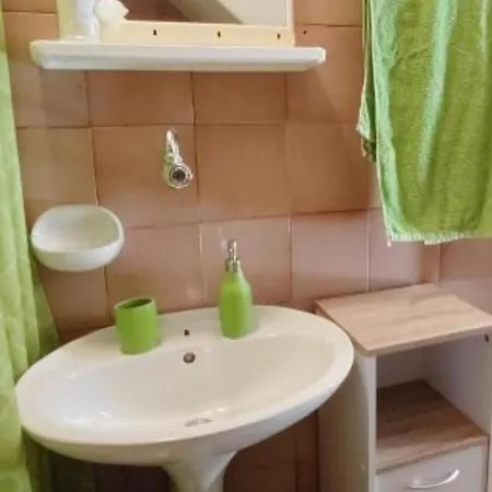 Suzi - Duplex One Bedroom Pag Town